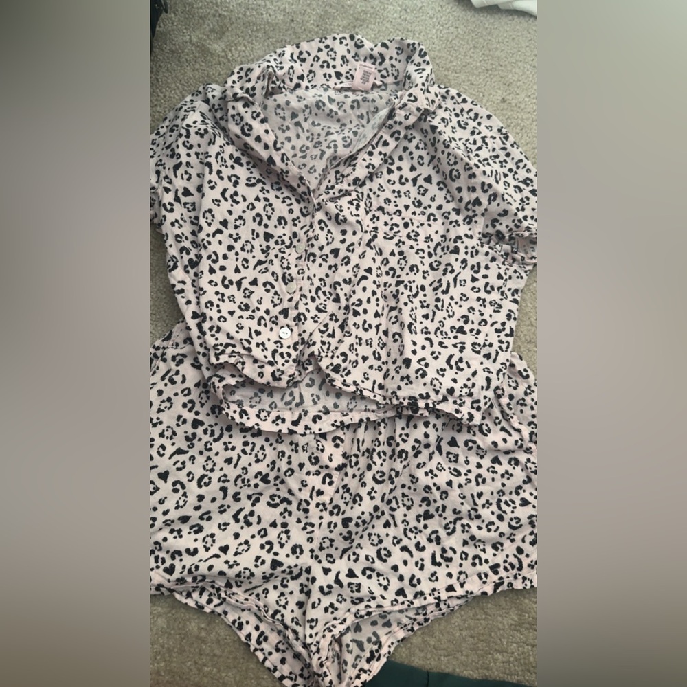 Victoria Secret cute shorts pajama set - Picture 3 of 4